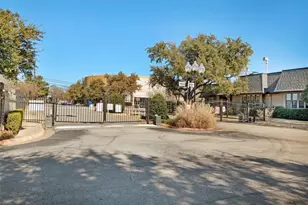 10660 Park Village Pl, Dallas, TX 75230 - Photo 27