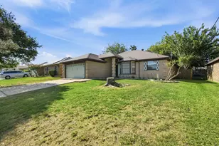 927 Freestone Dr, Arlington, TX 76017 - Photo 3