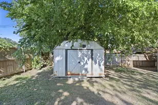 927 Freestone Dr, Arlington, TX 76017 - Photo 31