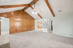 927 Freestone Dr, Arlington, TX 76017 - Photo 9