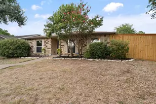 3321 Edgecliff Dr, Garland, TX 75043 - Photo 3
