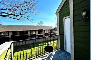 9807 Walnut St, Dallas, TX 75243 - Photo 15