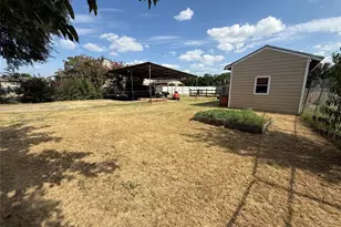 1009 W 7th St, Justin, TX 76247 - Photo 9