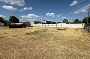 1009 W 7th St, Justin, TX 76247 - Photo 21