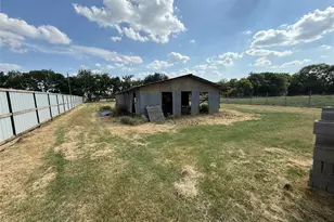 1009 W 7th St, Justin, TX 76247 - Photo 5