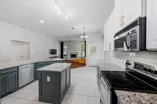 10104 Lakeview Dr, Providence Village, TX 76227 - Photo 7