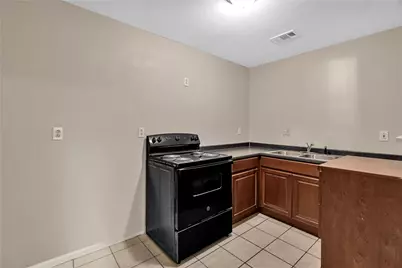 351 Pennsylvania Avenue, Fort Worth, TX 76104 - Photo 9