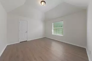 5207 W Cove Way, Grand Prairie, TX 75052 - Photo 31