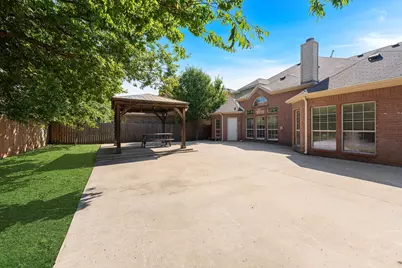 5207 W Cove Way, Grand Prairie, TX 75052 - Photo 33