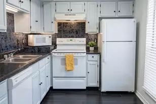 9811 Walnut St, Dallas, TX 75243 - Photo 3