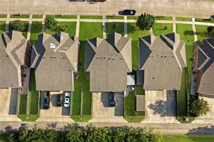 817 Jamie Dr, Grand Prairie, TX 75052 - Photo 23