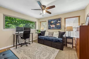 809 Brookhurst Dr, Dallas, TX 75218 - Photo 17