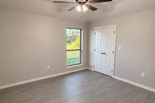 1013 Abbie Ruth Ct, Springtown, TX 76082 - Photo 21
