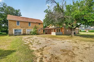320 & 316 N 2nd St, Jacksboro, TX 76458 - Photo 3