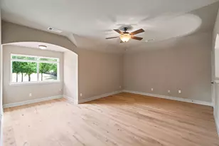 317 Landview Dr, Burleson, TX 76028 - Photo 19