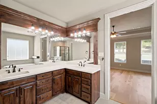 317 Landview Dr, Burleson, TX 76028 - Photo 13