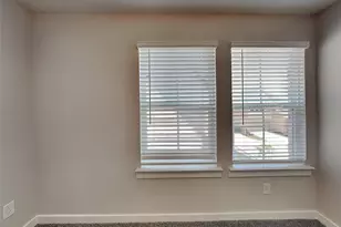 105 Rutland Ct, Saginaw, TX 76179 - Photo 11