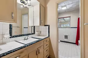 10519 Estate Ln, Dallas, TX 75238 - Photo 17
