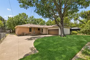 10519 Estate Ln, Dallas, TX 75238 - Photo 23