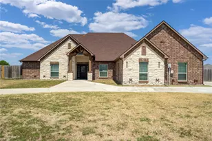 829 Meadow Lark Ln, Red Oak, TX 75154 - Photo 1