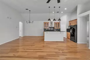 9129 Cottonwood Village Dr, Fort Worth, TX 76120 - Photo 3