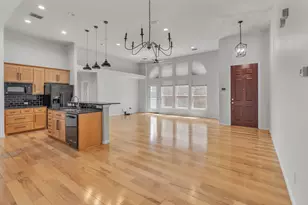 9129 Cottonwood Village Dr, Fort Worth, TX 76120 - Photo 5