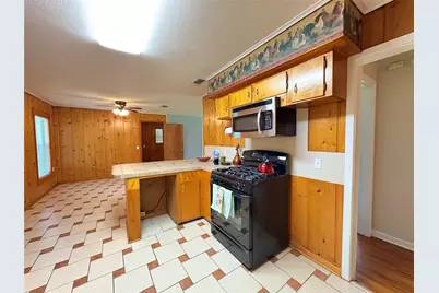 105 Calloway, Hughes Springs, TX 75656 - Photo 11