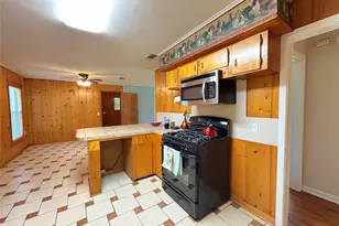105 Calloway, Hughes Springs, TX 75656 - Photo 11