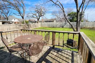 2521 Littlepage St, Fort Worth, TX 76107 - Photo 17