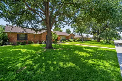 1810 S Crest, Carrollton, TX 75006 - Photo 7