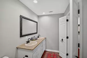 1810 S Crest, Carrollton, TX 75006 - Photo 27