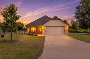 228 Mill St, Emory, TX 75440 - Photo 1