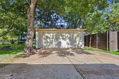 13227 Challaburton Drive, Farmers Branch, TX 75234 - Photo 39