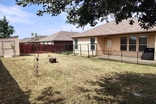 423 Regatta Ln, Azle, TX 76020 - Photo 23