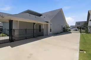 608 Joy Ct, Burleson, TX 76028 - Photo 5