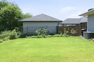 608 Joy Ct, Burleson, TX 76028 - Photo 35
