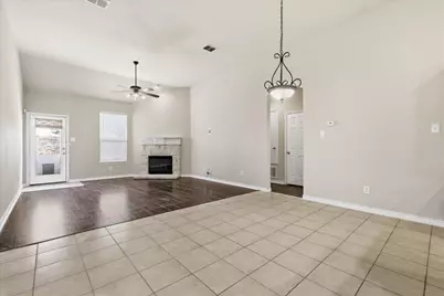 629 Lake City Drive, Lewisville, TX 75056 - Photo 7
