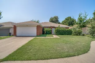 10805 Pebblecreek Ct, Benbrook, TX 76126 - Photo 1