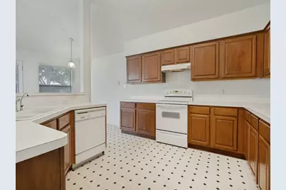 10805 Pebblecreek Court, Benbrook, TX 76126 - Photo 11