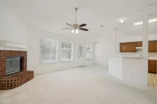 10805 Pebblecreek Ct, Benbrook, TX 76126 - Photo 5