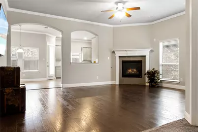 208 Burberry Drive, Grand Prairie, TX 75052 - Photo 3
