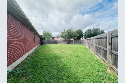 8600 Hawkview Drive, Fort Worth, TX 76179 - Photo 11