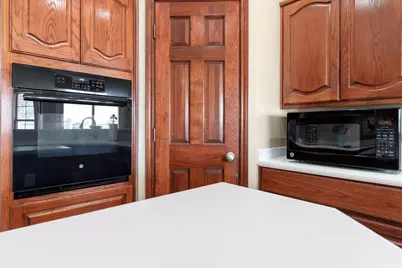 685 W Line Road, Whitesboro, TX 76273 - Photo 17