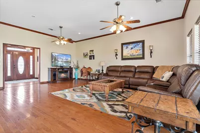 685 W Line Road, Whitesboro, TX 76273 - Photo 11
