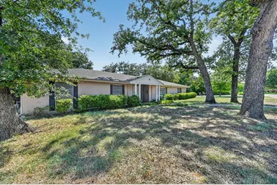7200 Ellis Road, Fort Worth, TX 76112 - Photo 1
