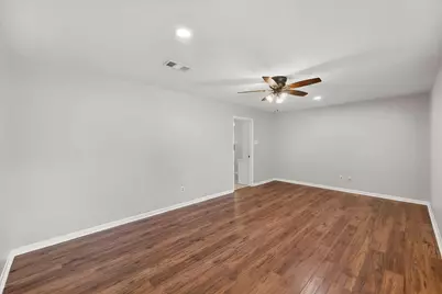 902 N 23 1/2 Street, Corsicana, TX 75110 - Photo 5
