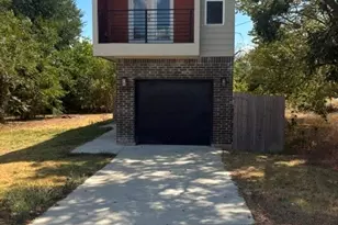 2432 St Clair Dr, Dallas, TX 75215 - Photo 1
