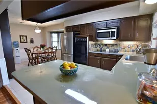 1309 San Marcos Dr, Arlington, TX 76012 - Photo 7