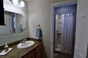 1309 San Marcos Dr, Arlington, TX 76012 - Photo 13