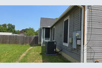 608 W 6th Street, Bonham, TX 75418 - Photo 13
